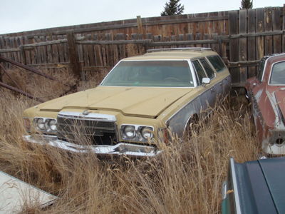 1977 Chrysler wagon
