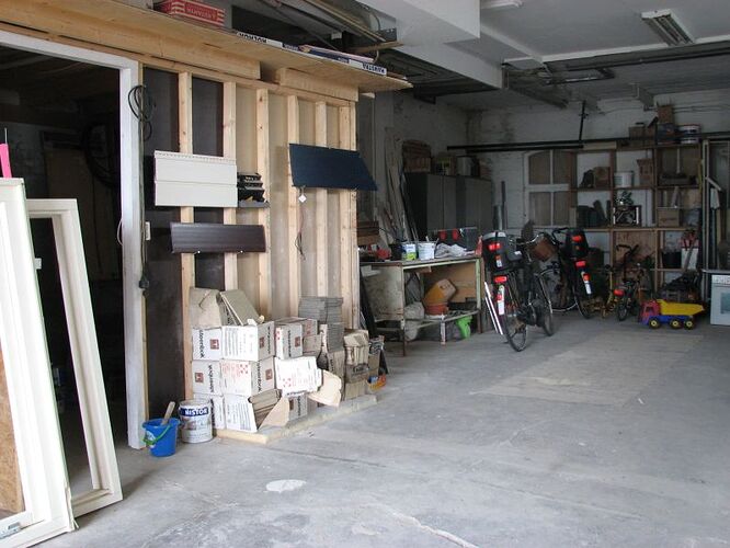 garage 1.jpg